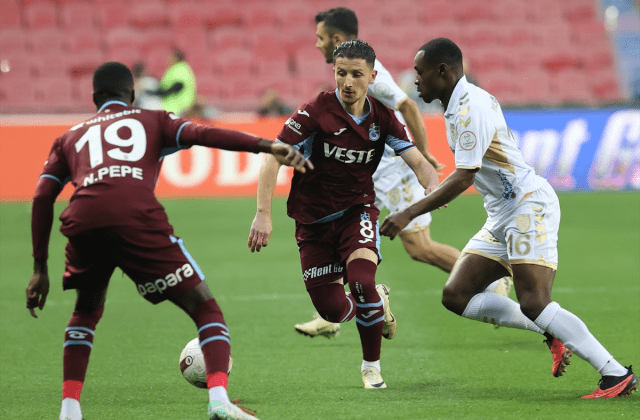 Trabzonspor, deplasmanda Samsunspor’a 3-1 mağlup oldu