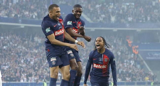 Mbappe, PSG’ye kupayla veda etti