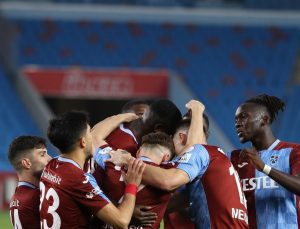 Spor yazarları Trabzonspor-İstanbulspor maçını değerlendirdi! ’Yaşın yalnız bir sayıdan ibaret olduğunu gösteriyor’