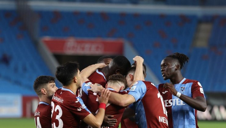 Spor yazarları Trabzonspor-İstanbulspor maçını değerlendirdi! ’Yaşın yalnız bir sayıdan ibaret olduğunu gösteriyor’