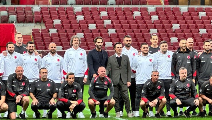 A Milli Futbol Takımı statta yürüyüş gerçekleştirdi