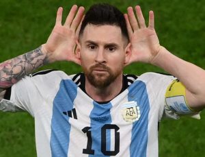 Lionel Messi tarihe geçti: Bir ilki gerçekleştirdi!