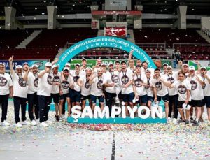 Trabzonspor Basketbol A Takımı kupasına kavuştu