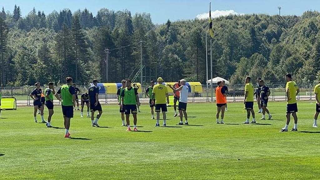 Fenerbahçe'de yeni sezon hazırlıkları sürüyor 1