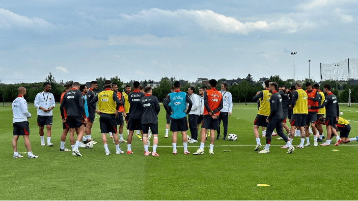 A Milli Futbol Takımı, Polonya maçının hazırlıklarını sürdürdü