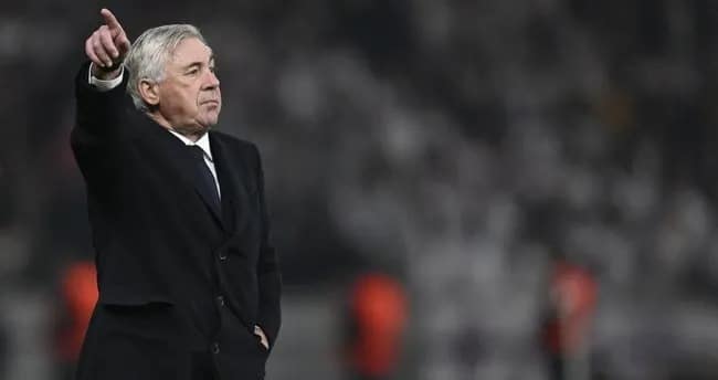 Carlo Ancelotti Real Madrid’in genç yıldızını takımda kalmaya ikna edemedi