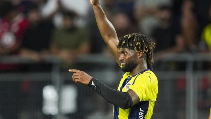 Allan Saint-Maximin taraftarın gönlünü fethetti