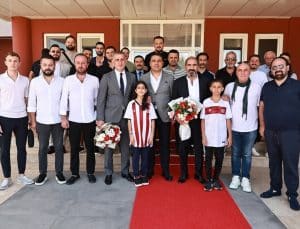 İbrahim Hacıosmanoğlu, Sivasspor Kulübünü ziyaret etti