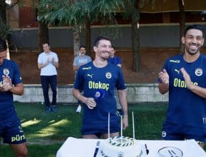 Fenerbahçe’de Mert Hakan Yandaş’ın doğum günü kutlandı